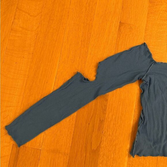 Blue Cut-Out Women's Top - Picture 3 of 8